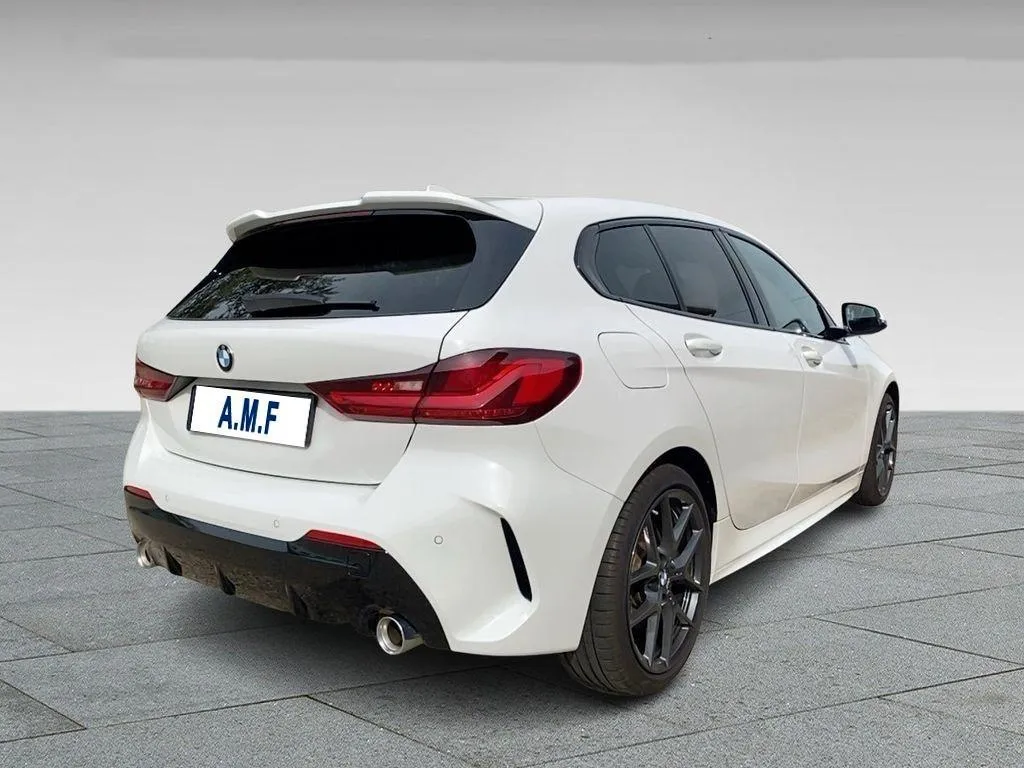 BMW Serie 1 120d xDrive 5p. Msport Image 4