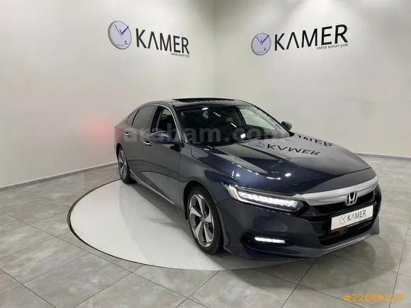 Honda Accord 1.5 VTEC Executive Plus Image 1